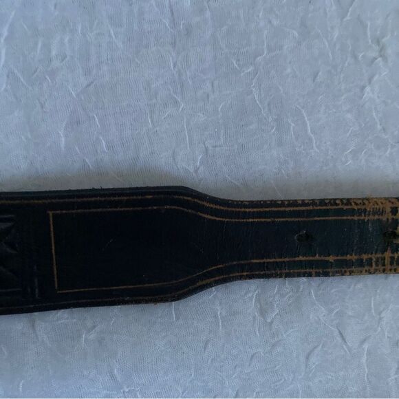 Macy's Leather Belt Vintage Brown Tooled Oiled Harness Leather Made in Italy 32" - Picture 15 of 15